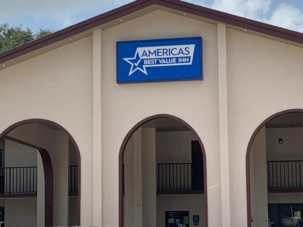 Americas Best Value Inn & Suites Melbourne Exterior foto