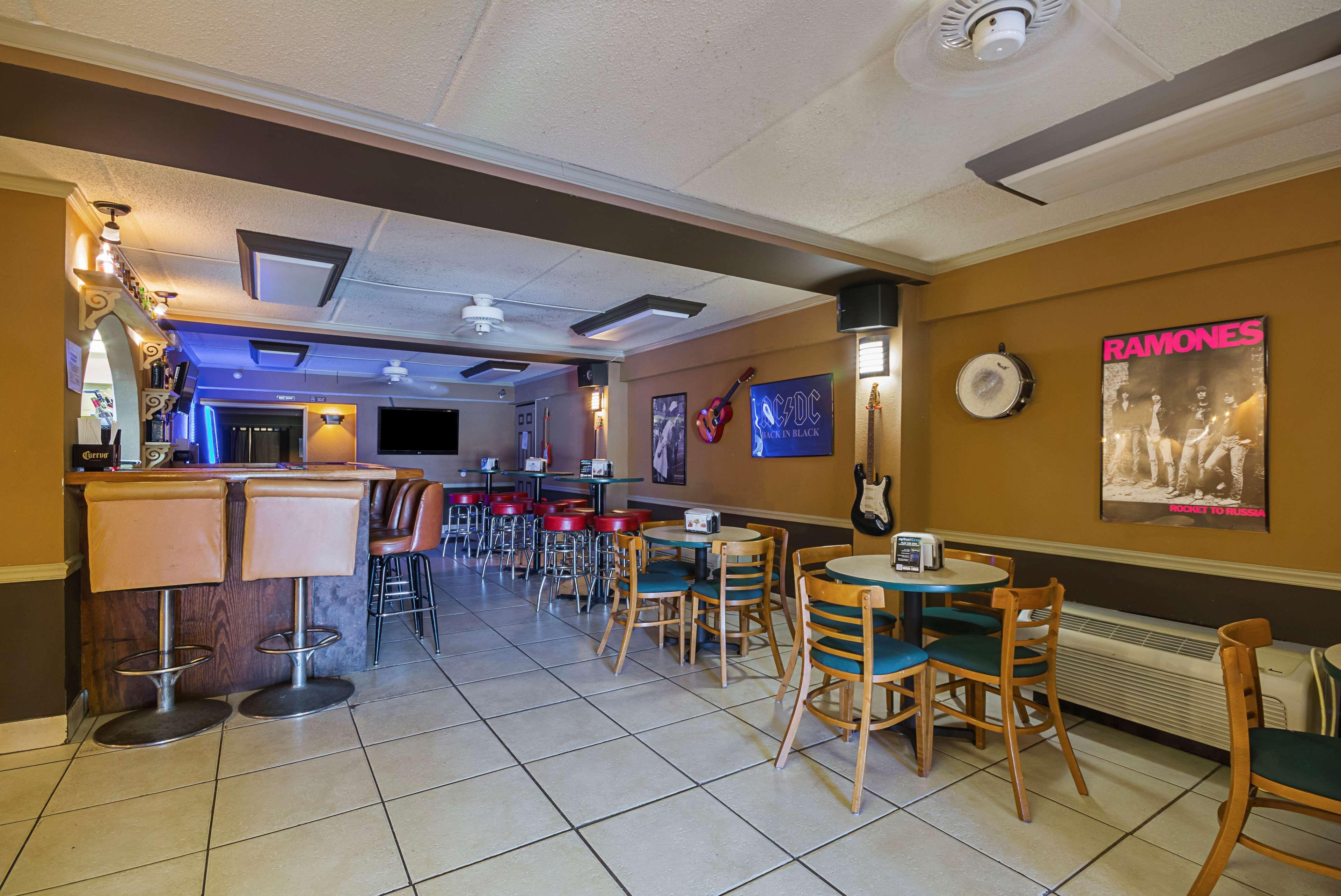 Americas Best Value Inn & Suites Melbourne Exterior foto